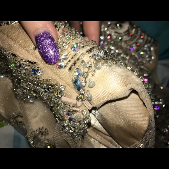 Gorgeous semi formal dress - Picture 6 of 6